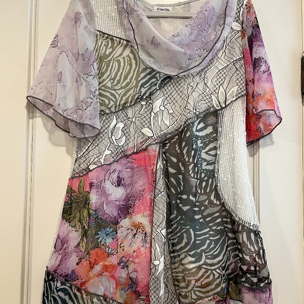 Paris artsy top